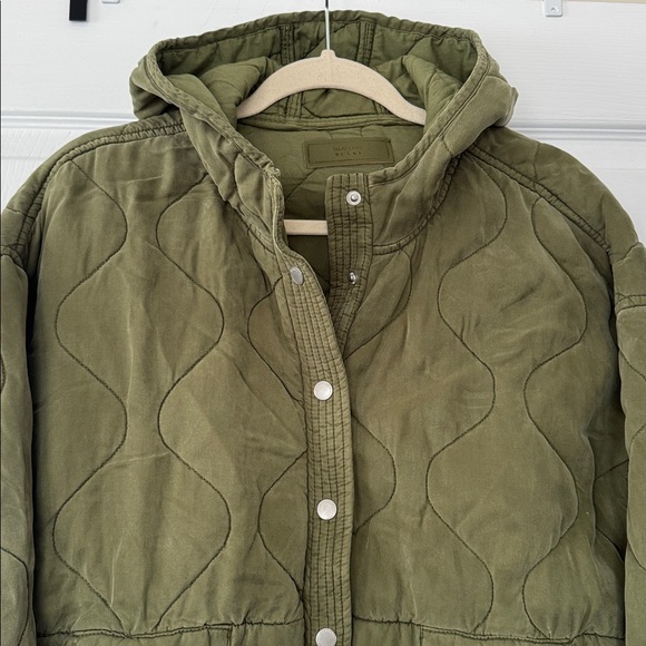NORDSTROM BLANK NYC Oversized Army Green Quilted Bomber Jacket - Size Small - Picture 4 of 7
